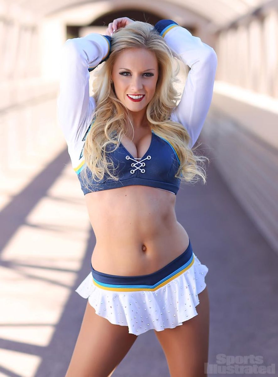 00-Individuals-01-Pro_Bowl_Cheer-BY-0466_0.jpg